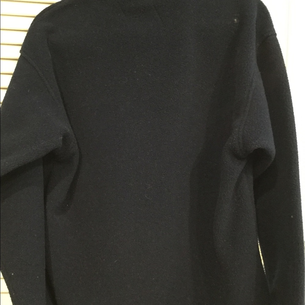 Navy Fleece pullover top. Excellent .condition. - Picture 5 of 6